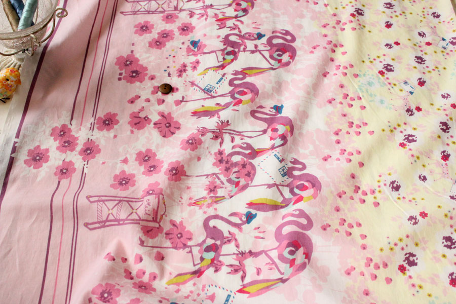 布・生地の販売/通販 takarabako fabrics【綿（コットン）ローンワッシャー ハッピーニュース by Kayo Horaguchi ピンク 】