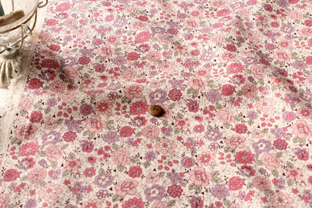 布 生地の販売 通販 Takarabako Fabrics Yuwa 綿麻 コットンリネン フラワーカーペット ピンク